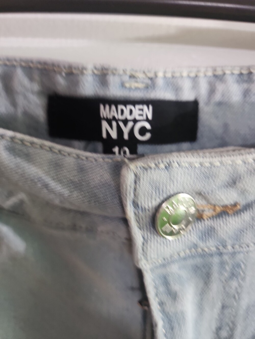 Women’s  Light Wash Mid Rise Barrel Denim  Jeans - Picture 11 of 11